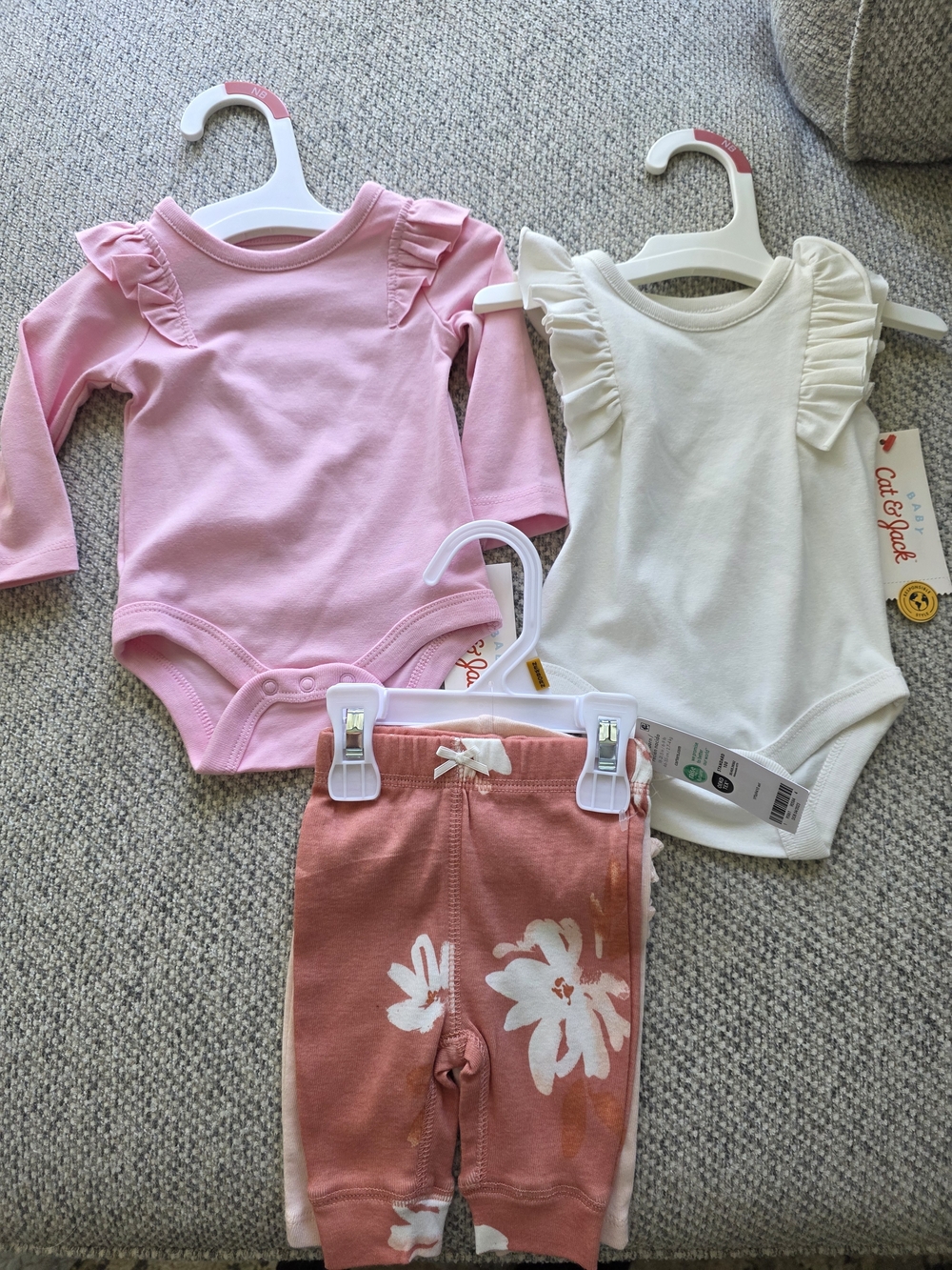 Newborn Clothes NWT- 2 Bodysuits & 2 Pairs Of Leggings